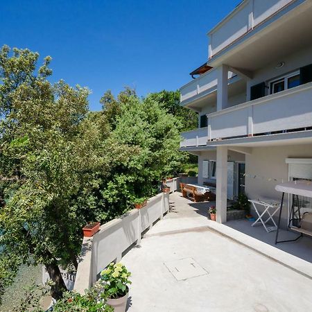 Apartments By The Sea In Лопар Экстерьер фото