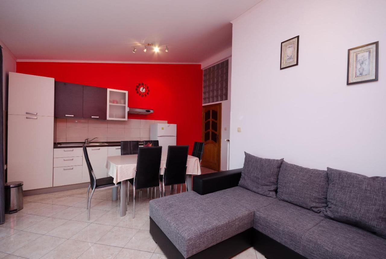 Apartments By The Sea In Лопар Экстерьер фото