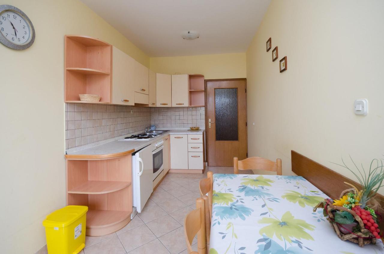 Apartments By The Sea In Лопар Экстерьер фото