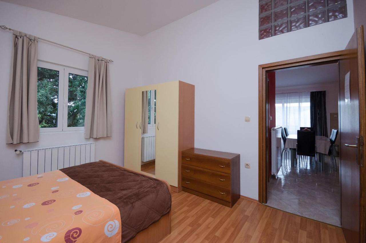 Apartments By The Sea In Лопар Экстерьер фото