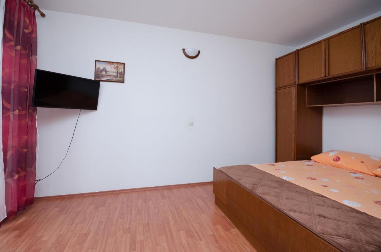 Apartments By The Sea In Лопар Экстерьер фото