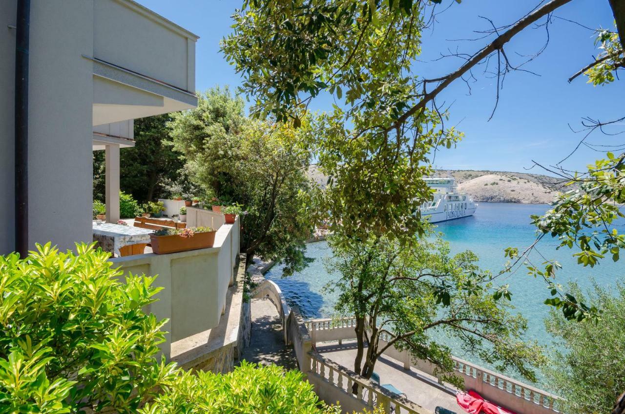 Apartments By The Sea In Лопар Экстерьер фото