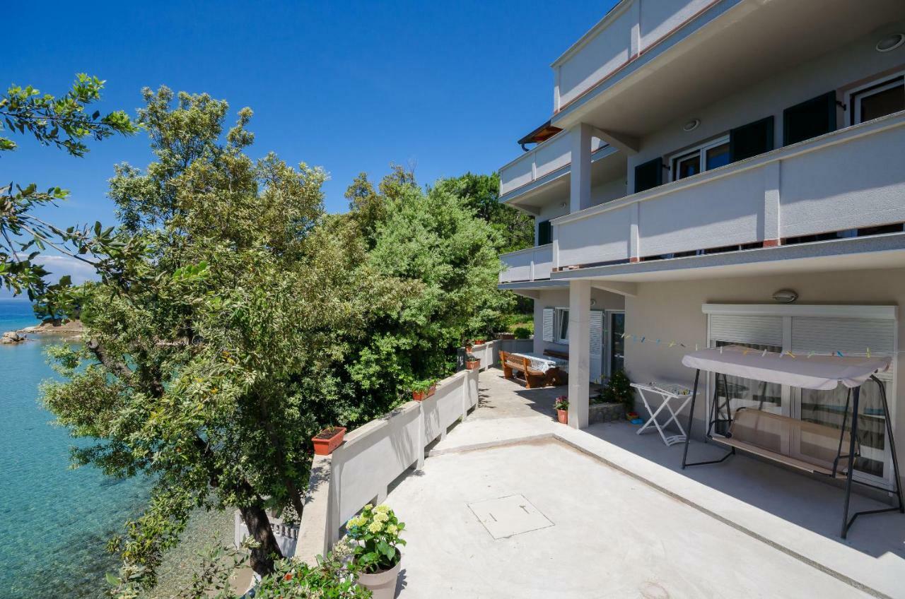 Apartments By The Sea In Лопар Экстерьер фото